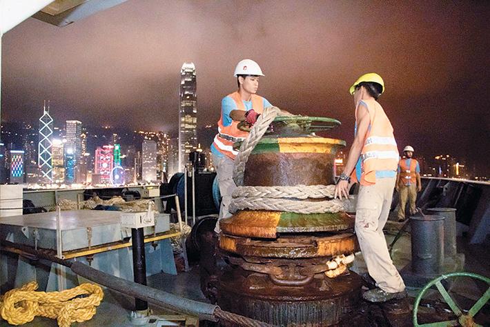 香港維多莉亞港繫船作業（圖／李孟家提供）