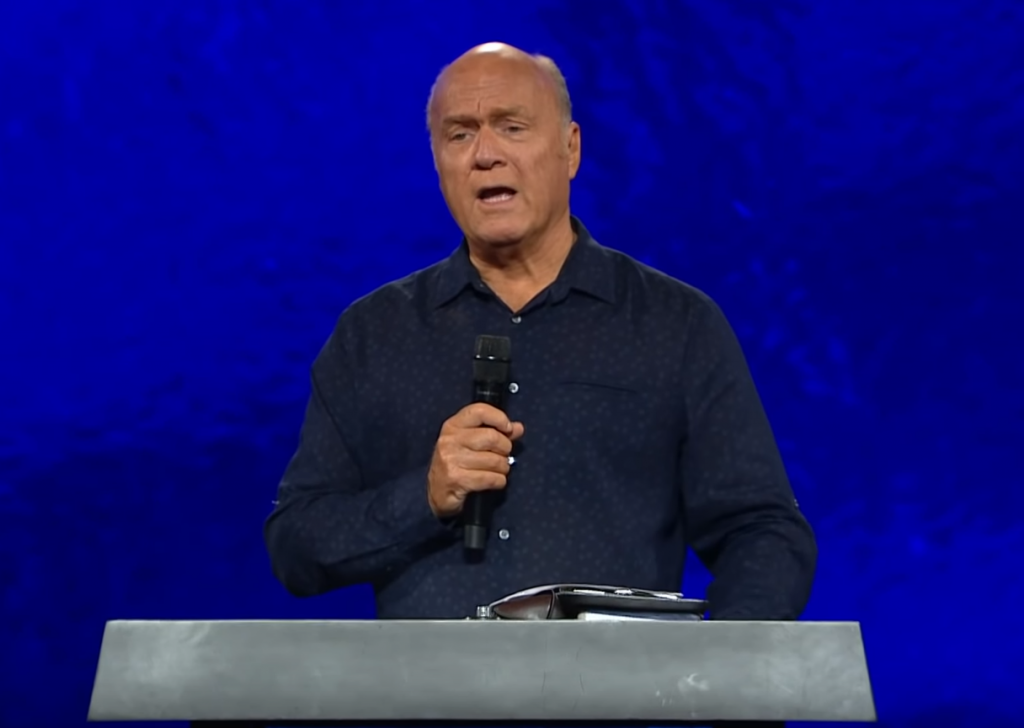 勞瑞牧師的紀念專講。（圖片來源: Pastor Greg Laurie@youtube影片截圖）