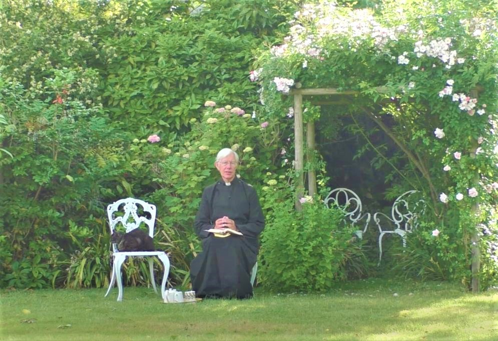 Leo經常在直播視頻中出現，非常惹人喜歡。（圖/Canterbury Cathedral's Twitter）