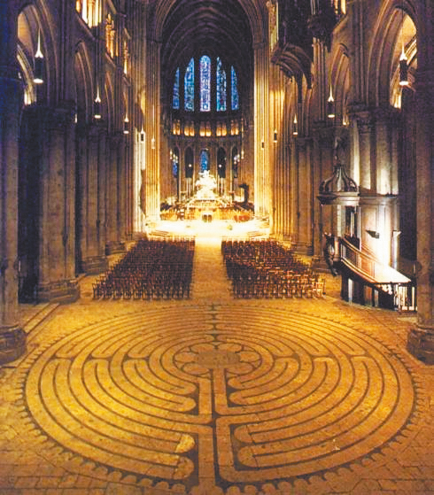 圖5. Labyrinth in the Chartres Cathedral, 1194-1220, France.