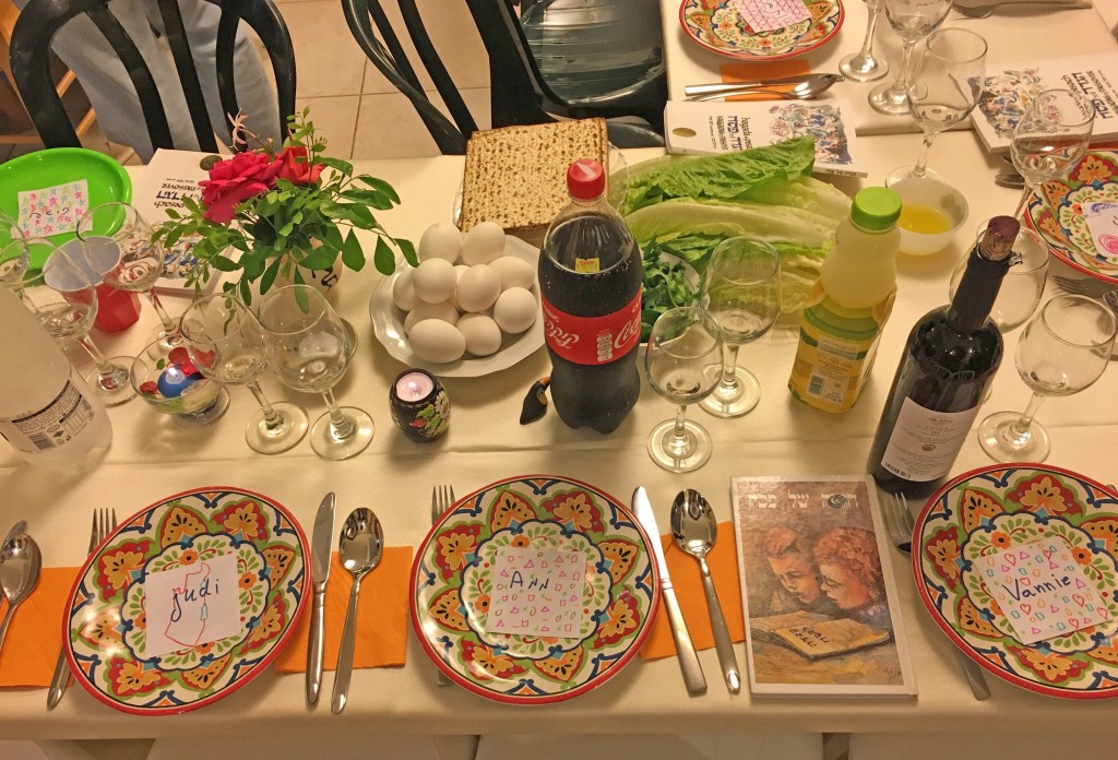 以色列的逾越節晚餐（陳俞安提供）