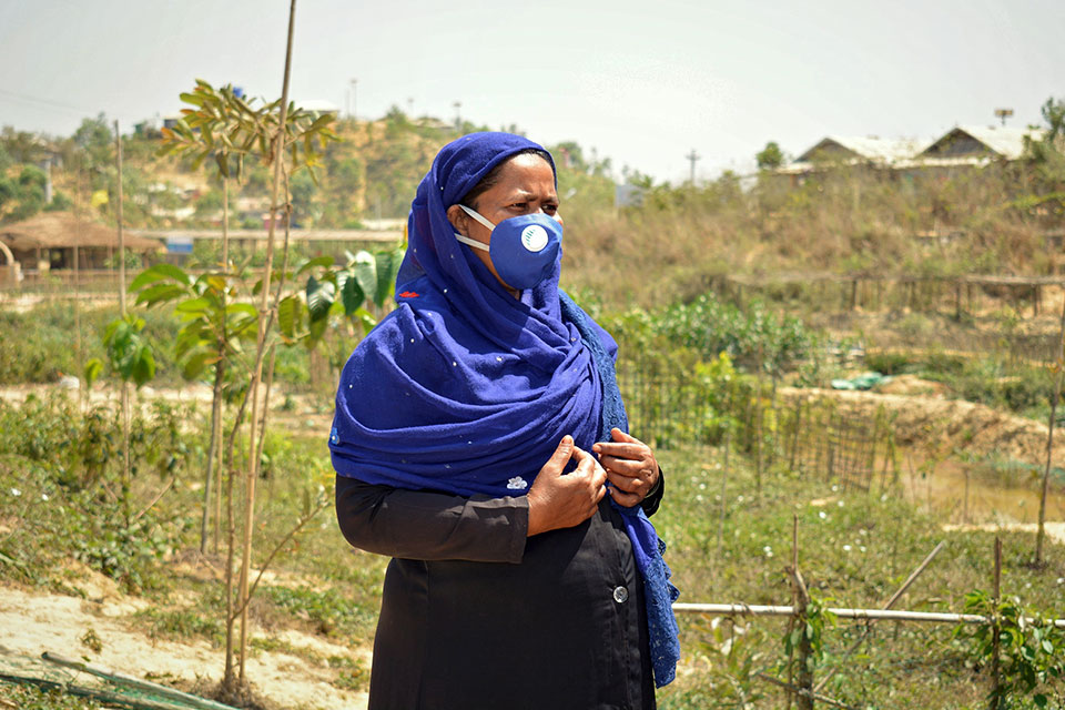 在孟加拉考克斯巴扎爾（Cox's Bazar）的羅興亞難民營中的女志工（圖／UN Women）