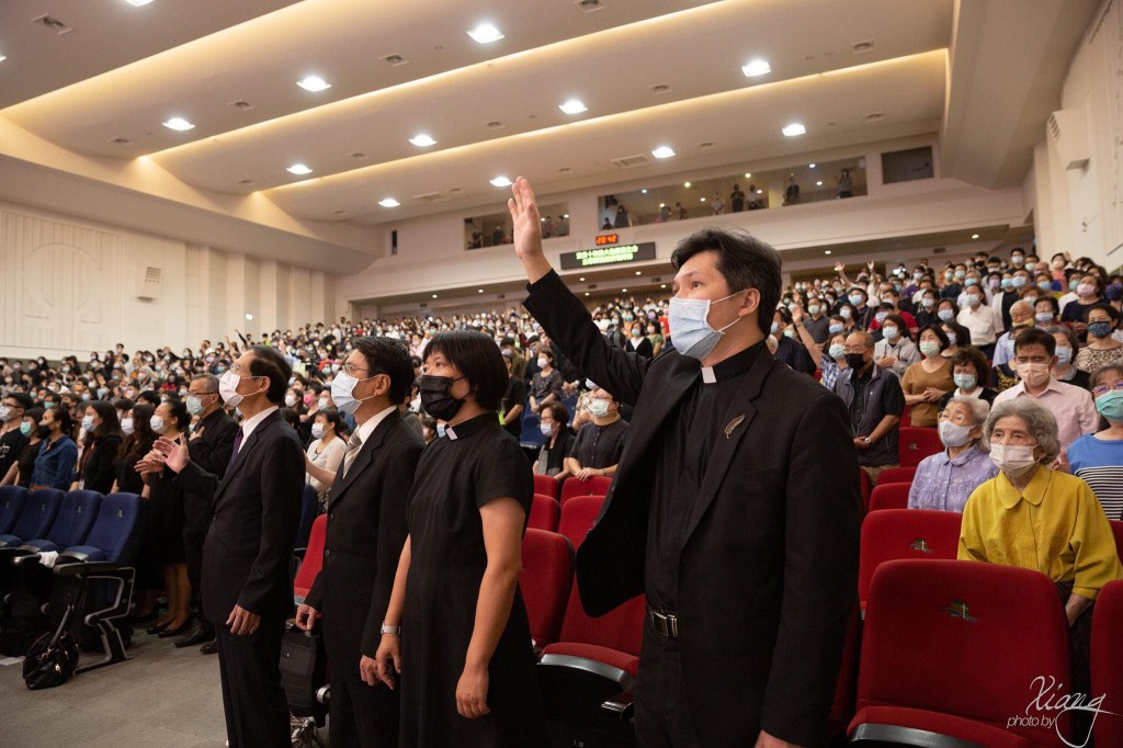 台南聖教會四月1日晚上舉行受難週聖餐禮拜。(圖台南聖教會提供)