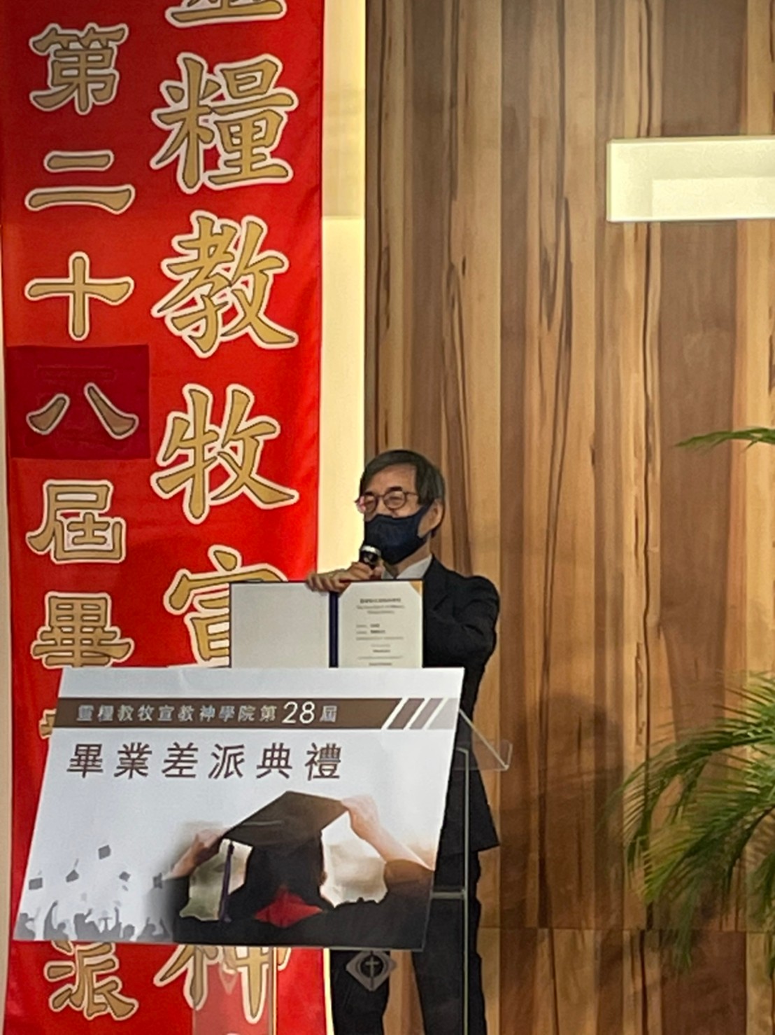 靈神院長謝宏忠牧師勉勵​ （靈神提供）