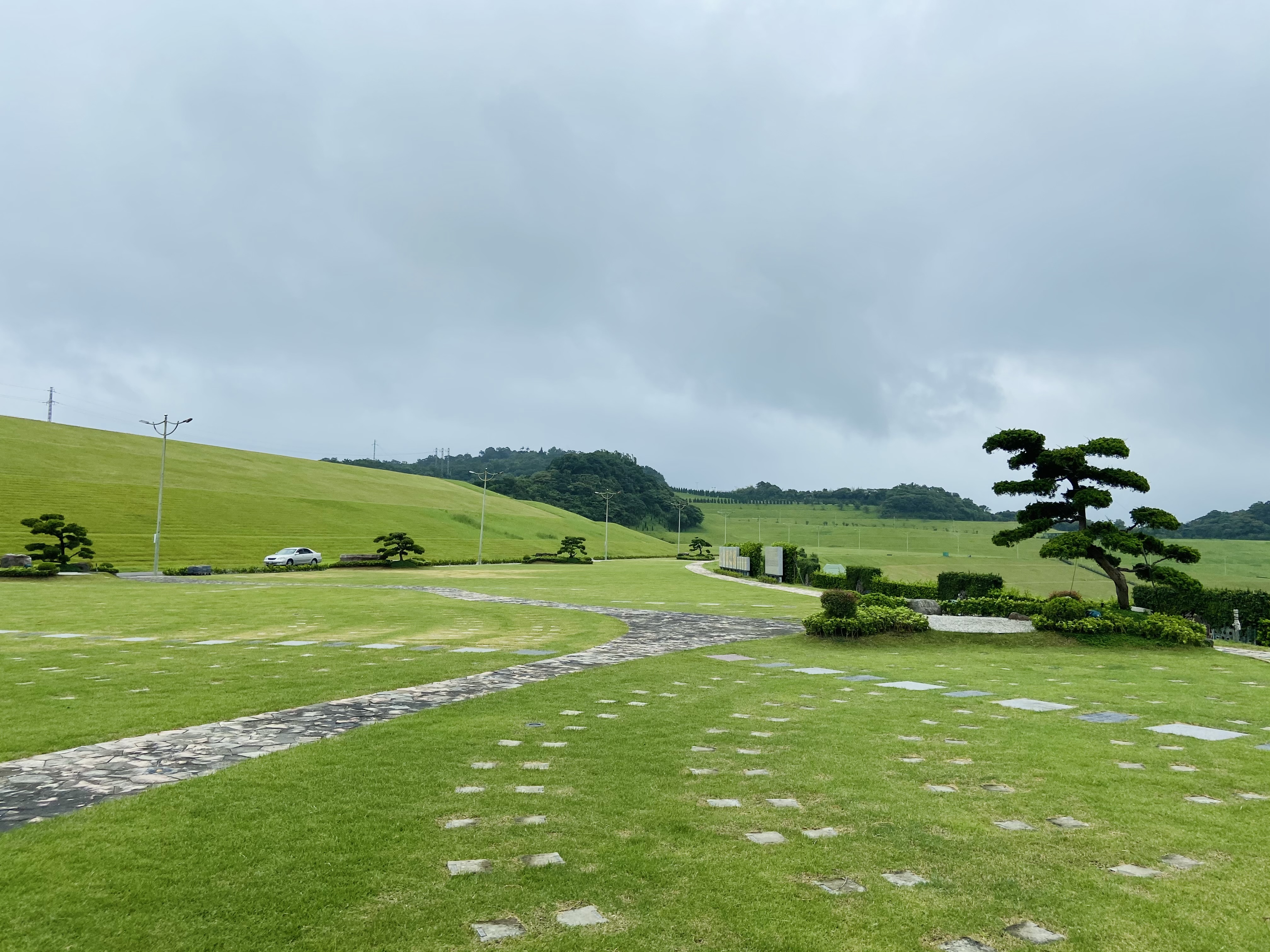 大衛之城青青草原將以以平原式墓園建立天堂社區。