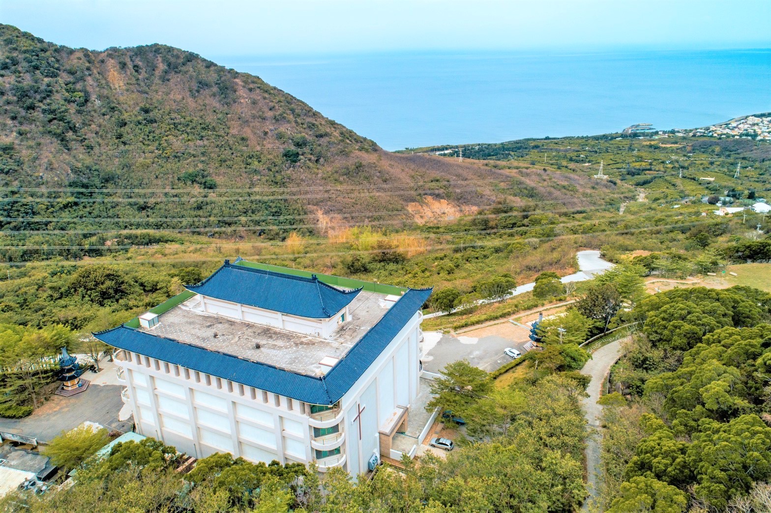 鯉龍山人文紀念館，位於恆春半島地勢較高的山坡地上。(圖/鯉龍山人文紀念館提供)