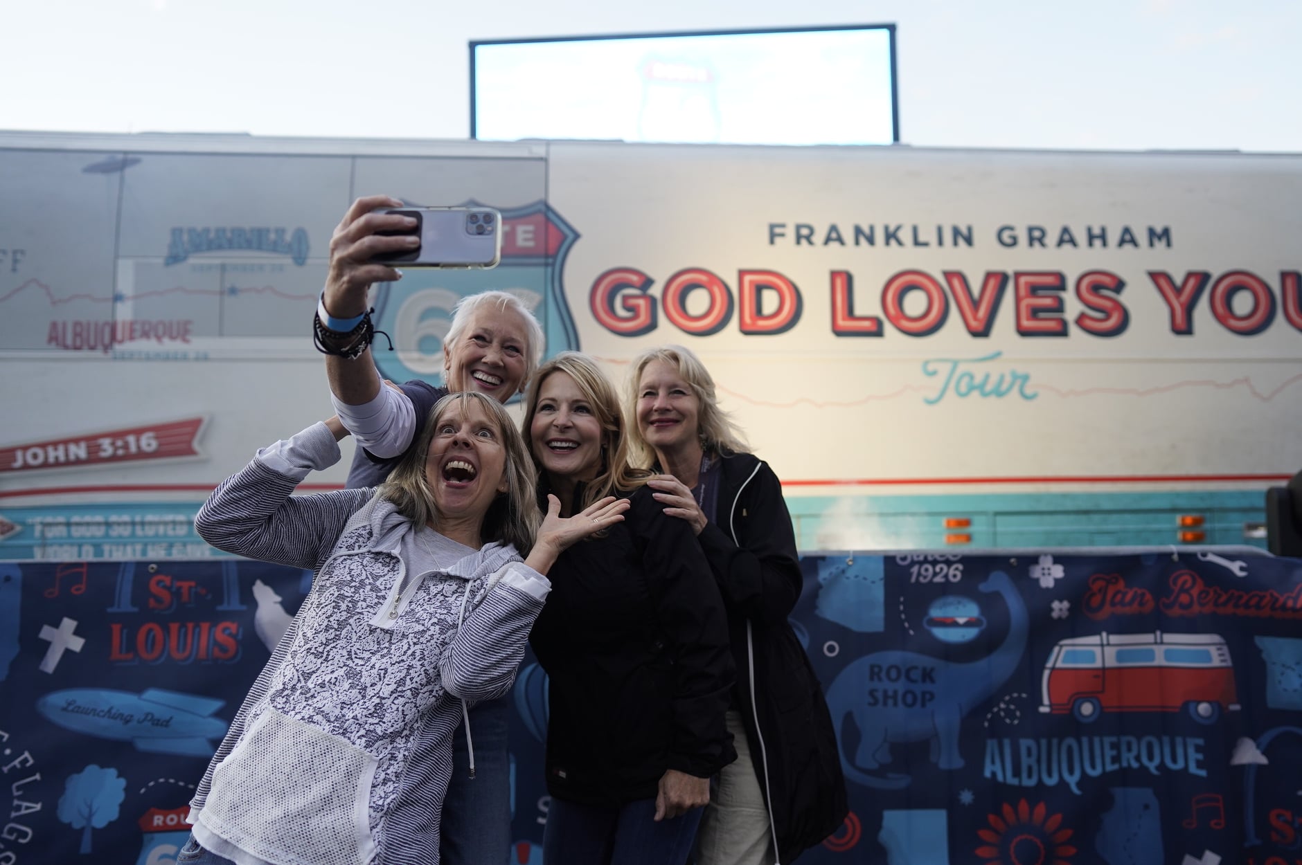 （翻攝自FB@Franklin Graham）