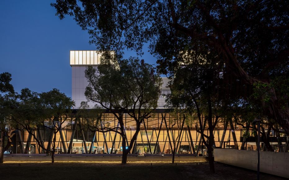 屏東縣立圖書館總館。（張瑪龍陳玉霖聯合建築師事務所／建築師雜誌社提供）