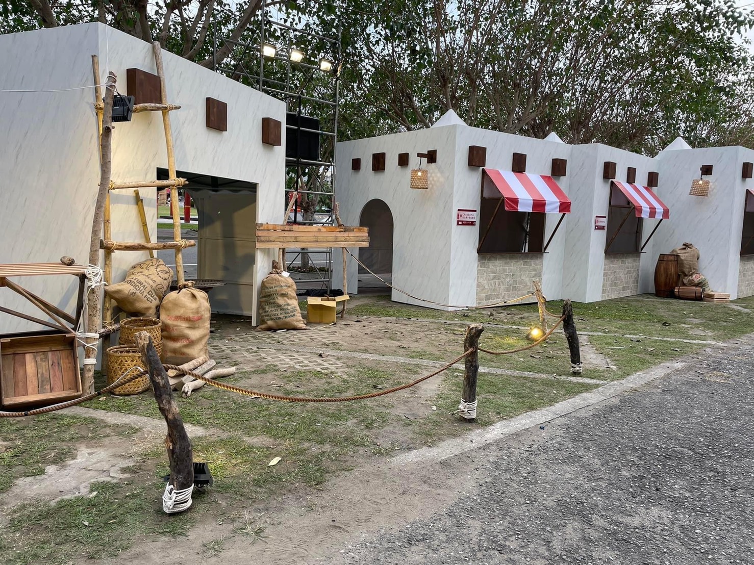 伯利恆街道造景。(圖/美崙浸信會提供)