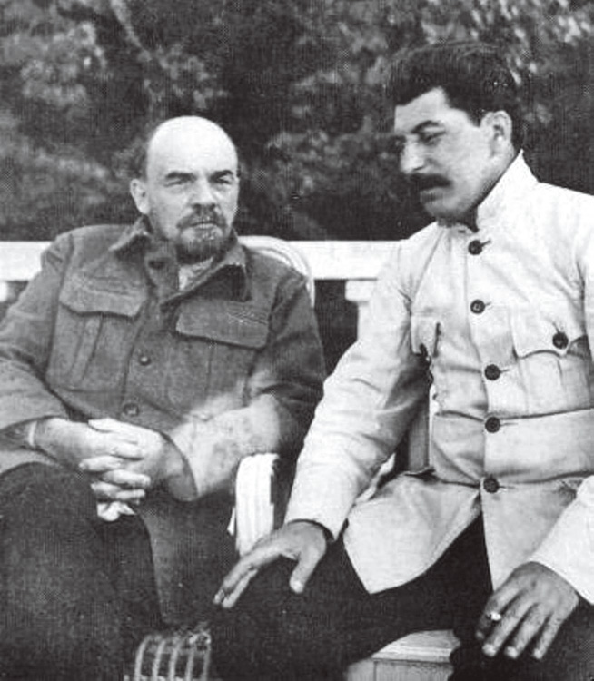 列寧與史達林，攝於1922 年九月。（來源：維基）