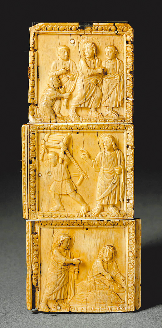 圖3. Healing of the Haemorrhoissa, Ivory Diptych (fragment), 400-415 AD, Rome; Louvre Museum（最上方圖片）