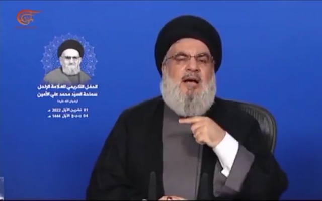 2022年10月1日，恐怖組織真主黨領袖納斯魯拉在電視直播發表談話。（照片擷取自推特影片）