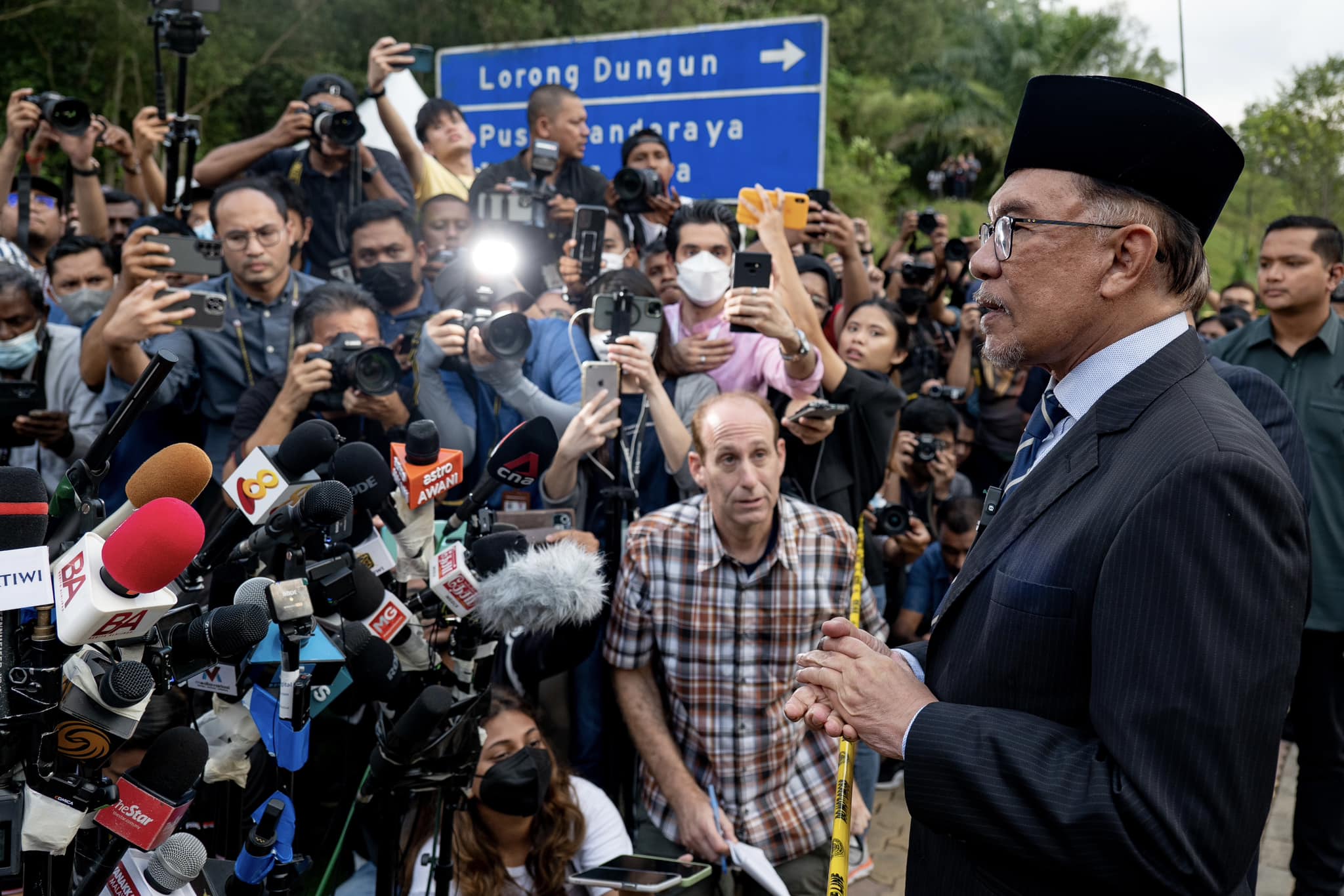 安華走過幾十年政治坎坷路，上任後強調建立廉能政府。(圖/Anwar Ibrahim臉書)