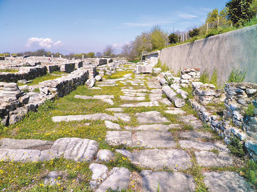 羅馬帝國時期建立、能通往腓立比的「艾格那太大道」。The Via Egnatia, Philippi, from FRANKFURT, 2012