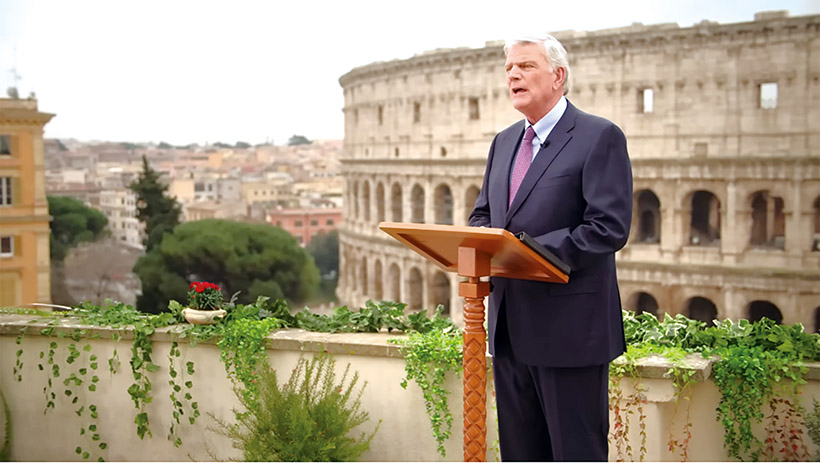 葛福臨牧師今年復活節在羅馬競技場講道。 （圖／翻攝自FB@FranklinGraham）