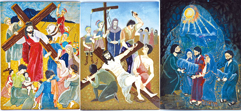 （左）第8站：耶穌安慰婦女們。（中）第11站：耶穌被釘十字架。（右）第14站：耶穌被安葬在墳墓裡。
