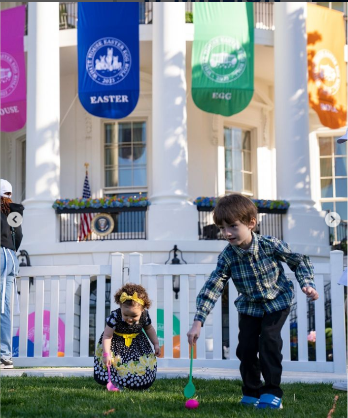 第一夫人邀請小朋友到白宮草坪尋蛋，是多年來的傳統。（圖／翻攝自IG@whitehouse）