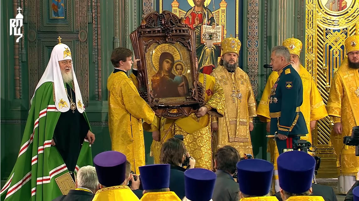 2020年6月14日教堂舉行祝聖儀式。莫斯科及全俄羅斯牧首基里爾（左）和國防部長紹伊古參加。（圖／YouTube@russianchurch影片截圖）