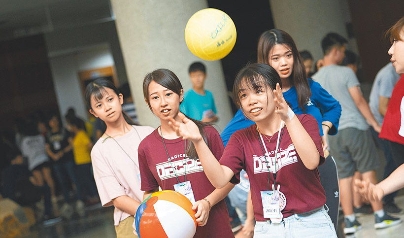 學生們一同參加競賽。（圖／福氣教會提供）