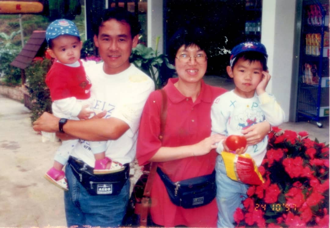 邓文辉与太太一心建立基督化家庭。