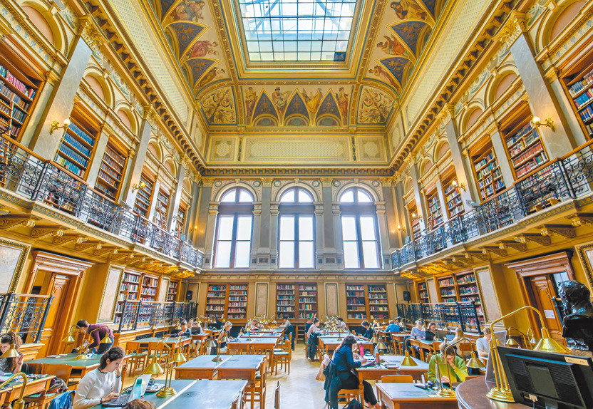 匈牙利歷史最悠久的羅蘭大學圖書館。