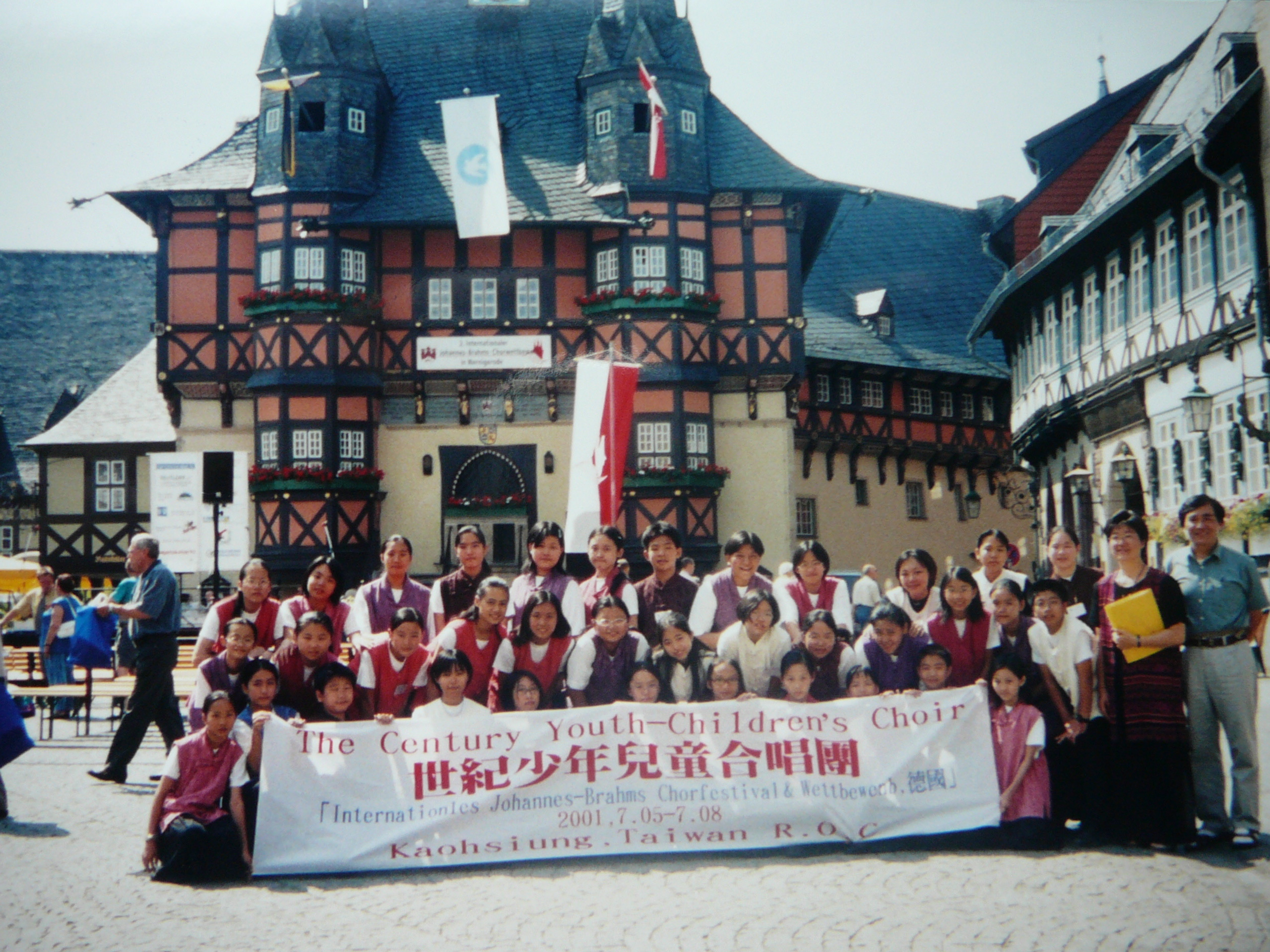 2001年德國「布拉姆斯國際合唱節」比賽。（圖／李仁傑團長提供）