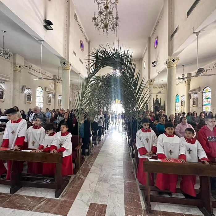 加薩北部的聖家堂舉行聖週第一天棕枝主日慶典。（圖／左：翻攝自IG@wissamgaza）