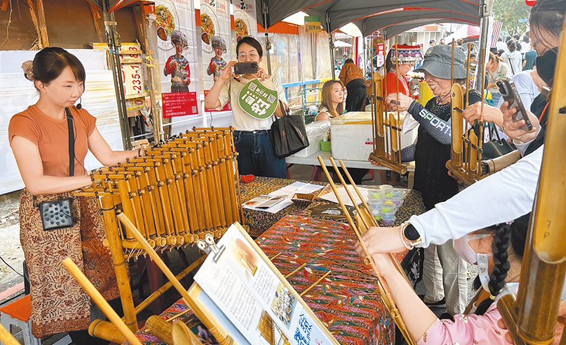 印尼搖竹搖搖樂。（圖／潘怡心攝影）